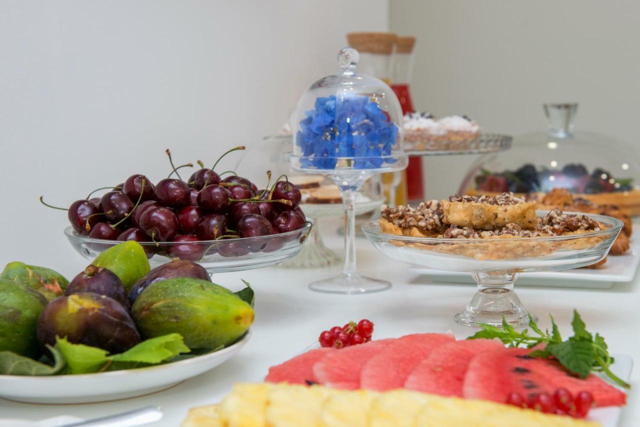 A Un Passo Dal Mare Bed & Breakfast Весте Екстериор снимка